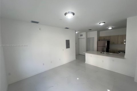Villa ou maison à louer à Miami, Floride: 2 chambres № 2016391 - photo 16