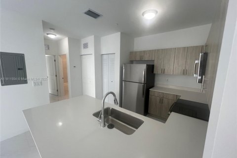 Villa ou maison à louer à Miami, Floride: 2 chambres № 2016391 - photo 18