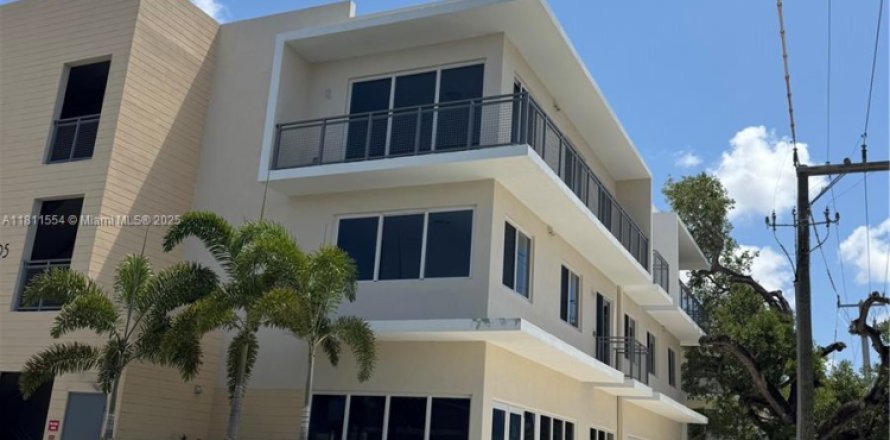 Villa ou maison à Miami, Floride 2 chambres № 2016391