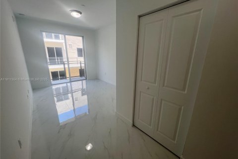 Villa ou maison à louer à Miami, Floride: 2 chambres № 2016391 - photo 19