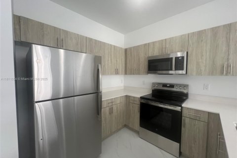 Villa ou maison à louer à Miami, Floride: 2 chambres № 2016391 - photo 20