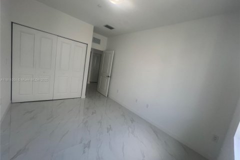 Villa ou maison à louer à Miami, Floride: 2 chambres № 2016391 - photo 23