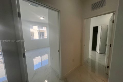 Villa ou maison à louer à Miami, Floride: 2 chambres № 2016391 - photo 27