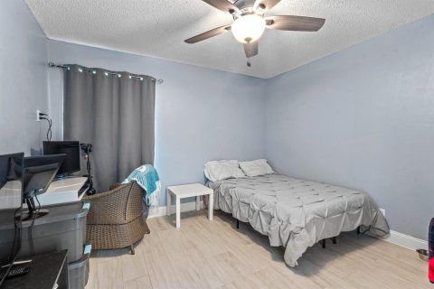 Villa ou maison à vendre à West Palm Beach, Floride: 3 chambres, 159.61 m2 № 2245843 - photo 22