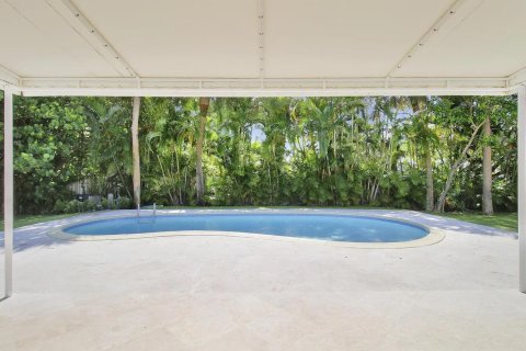 House in Riviera Beach, Florida 3 bedrooms, 199.46 sq.m. № 2246463 - photo 23