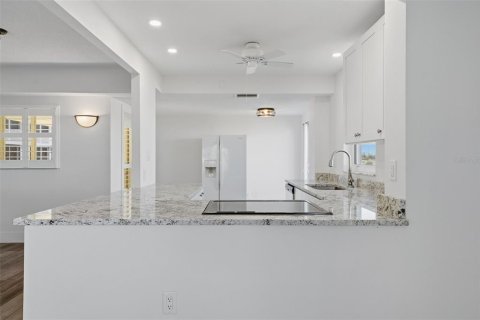 Copropriété à vendre à Venice, Floride: 2 chambres, 118.08 m2 № 2425573 - photo 10