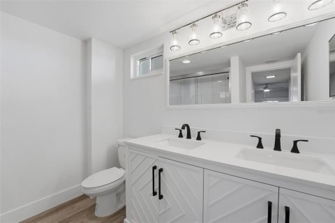 Copropriété à vendre à Venice, Floride: 2 chambres, 118.08 m2 № 2425573 - photo 21