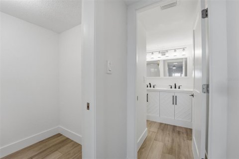 Copropriété à vendre à Venice, Floride: 2 chambres, 118.08 m2 № 2425573 - photo 20