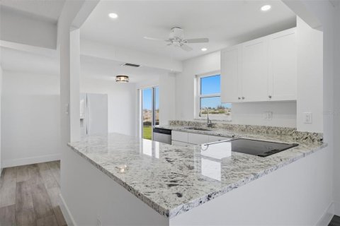 Copropriété à vendre à Venice, Floride: 2 chambres, 118.08 m2 № 2425573 - photo 11