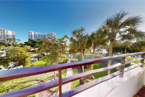 Condominio en venta en Hallandale Beach, Florida, 2 dormitorios, 96.62 m2 № 1969353 - foto 4