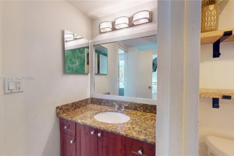 Condominio en venta en Hallandale Beach, Florida, 2 dormitorios, 96.62 m2 № 1969353 - foto 21