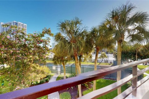 Condominio en venta en Hallandale Beach, Florida, 2 dormitorios, 96.62 m2 № 1969353 - foto 5