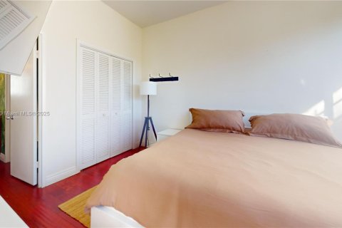 Condominio en venta en Hallandale Beach, Florida, 2 dormitorios, 96.62 m2 № 1969353 - foto 20