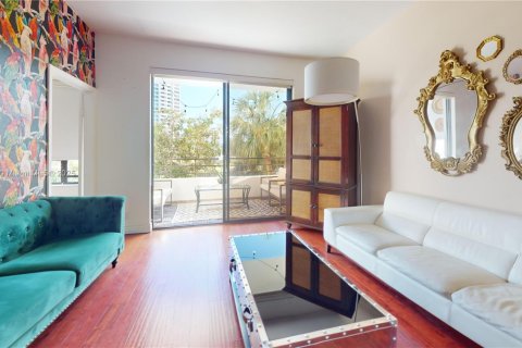 Condominio en venta en Hallandale Beach, Florida, 2 dormitorios, 96.62 m2 № 1969353 - foto 9