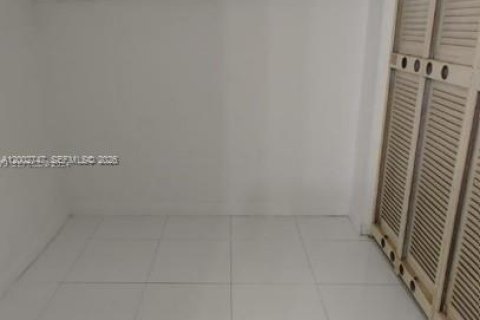 Купить кондоминиум в Норт-Майами-Бич, Флорида 1 спальня, 72.28м2, № 2066623 - фото 9