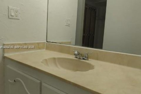 Купить кондоминиум в Норт-Майами-Бич, Флорида 1 спальня, 72.28м2, № 2066623 - фото 8