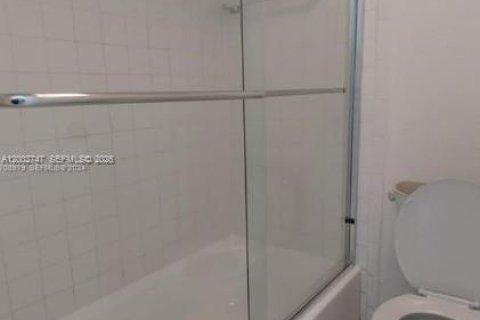Купить кондоминиум в Норт-Майами-Бич, Флорида 1 спальня, 72.28м2, № 2066623 - фото 12
