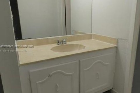 Купить кондоминиум в Норт-Майами-Бич, Флорида 1 спальня, 72.28м2, № 2066623 - фото 14