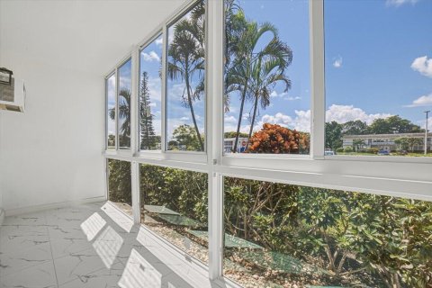 Condo in Deerfield Beach, Florida, 1 bedroom  № 2378673 - photo 21
