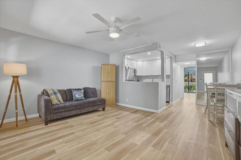 Condo in Deerfield Beach, Florida, 1 bedroom  № 2378673 - photo 6