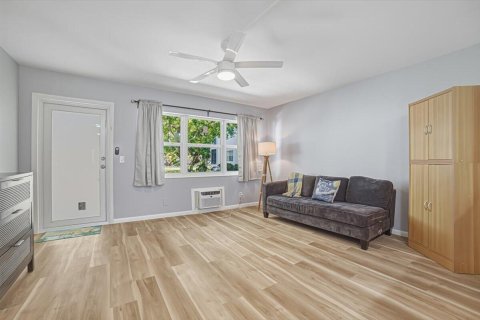 Condo in Deerfield Beach, Florida, 1 bedroom  № 2378673 - photo 8