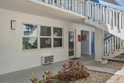 Condo in Deerfield Beach, Florida, 1 bedroom  № 2378673 - photo 5