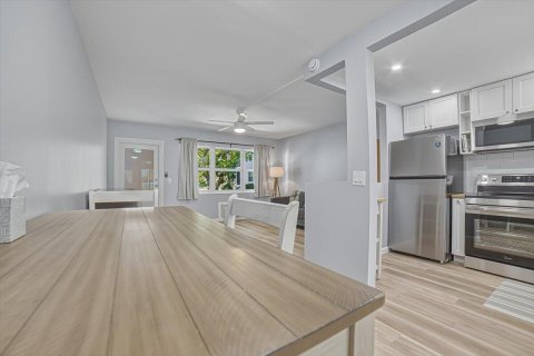 Condo in Deerfield Beach, Florida, 1 bedroom  № 2378673 - photo 10