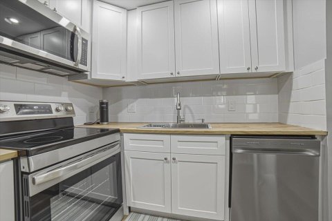 Condo in Deerfield Beach, Florida, 1 bedroom  № 2378673 - photo 14