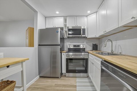 Condo in Deerfield Beach, Florida, 1 bedroom  № 2378673 - photo 13