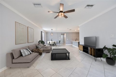 House in Land O' Lakes, Florida 3 bedrooms, 181.16 sq.m. № 1680152 - photo 8