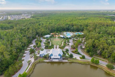House in Land O' Lakes, Florida 3 bedrooms, 181.16 sq.m. № 1680152 - photo 27