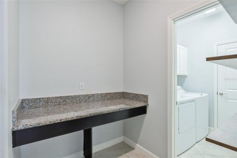 House in Land O' Lakes, Florida 3 bedrooms, 181.16 sq.m. № 1680152 - photo 22