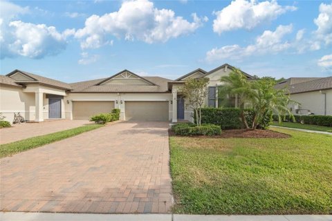 House in Land O' Lakes, Florida 3 bedrooms, 181.16 sq.m. № 1680152 - photo 1