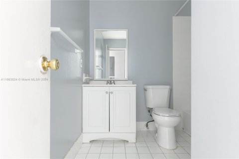 House in Deerfield Beach, Florida 3 bedrooms, 105.07 sq.m. № 1794693 - photo 27