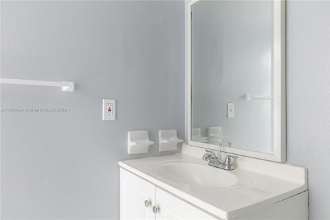 House in Deerfield Beach, Florida 3 bedrooms, 105.07 sq.m. № 1794693 - photo 26