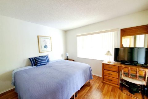 Condo in Oldsmar, Florida, 2 bedrooms  № 2235464 - photo 9