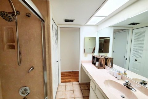 Condo in Oldsmar, Florida, 2 bedrooms  № 2235464 - photo 13