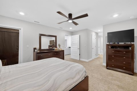 House in Port St. Lucie, Florida 4 bedrooms, 210.42 sq.m. № 2190822 - photo 24