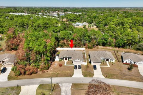 House in Port St. Lucie, Florida 4 bedrooms, 210.42 sq.m. № 2190822 - photo 17