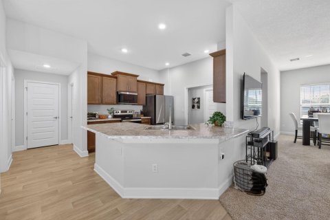 House in Port St. Lucie, Florida 4 bedrooms, 210.42 sq.m. № 2190822 - photo 6