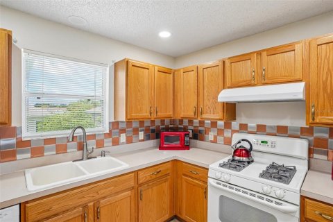 Casa en venta en The Villages, Florida, 3 dormitorios, 129.32 m2 № 2296379 - foto 10