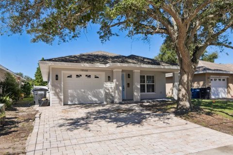 House in Clearwater, Florida 4 bedrooms, 136.47 sq.m. № 2416787 - photo 11