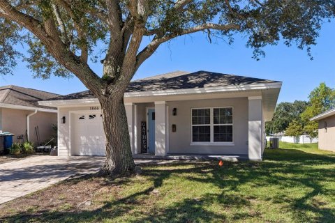 House in Clearwater, Florida 4 bedrooms, 136.47 sq.m. № 2416787 - photo 12
