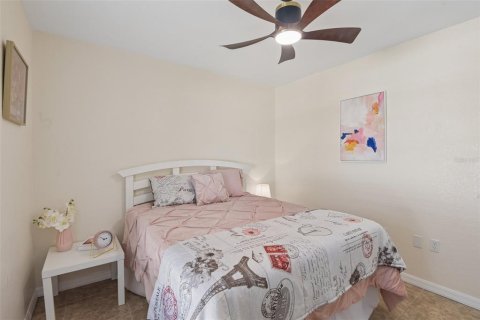 House in Clearwater, Florida 4 bedrooms, 136.47 sq.m. № 2416787 - photo 27
