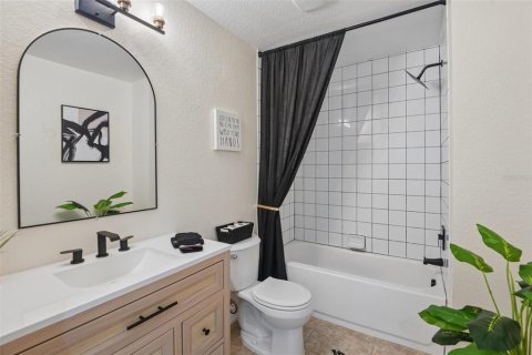 House in Clearwater, Florida 4 bedrooms, 136.47 sq.m. № 2416787 - photo 29