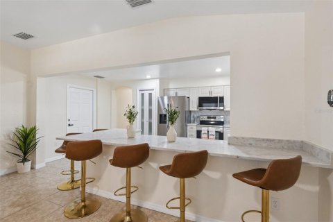 House in Clearwater, Florida 4 bedrooms, 136.47 sq.m. № 2416787 - photo 16