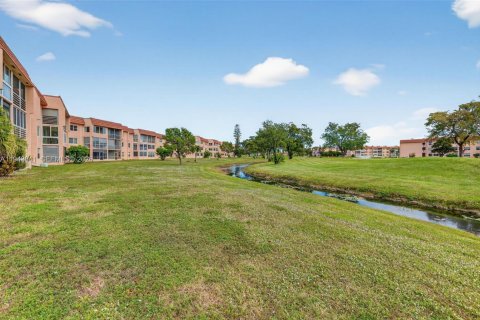 Купить кондоминиум в Санрайз, Флорида 2 спальни, 95.69м2, № 2002332 - фото 23