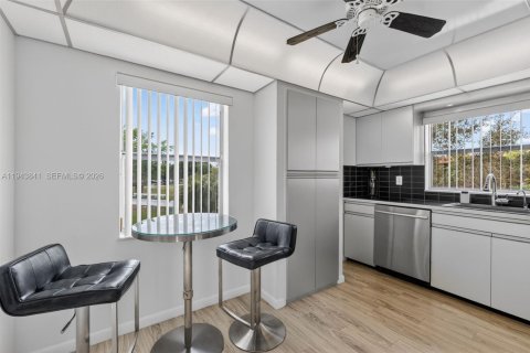 Купить кондоминиум в Санрайз, Флорида 2 спальни, 95.69м2, № 2002332 - фото 12