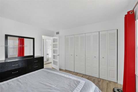 Купить кондоминиум в Санрайз, Флорида 2 спальни, 95.69м2, № 2002332 - фото 15