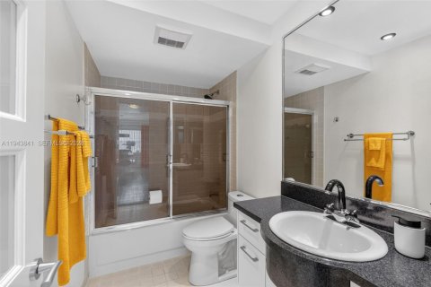 Купить кондоминиум в Санрайз, Флорида 2 спальни, 95.69м2, № 2002332 - фото 16